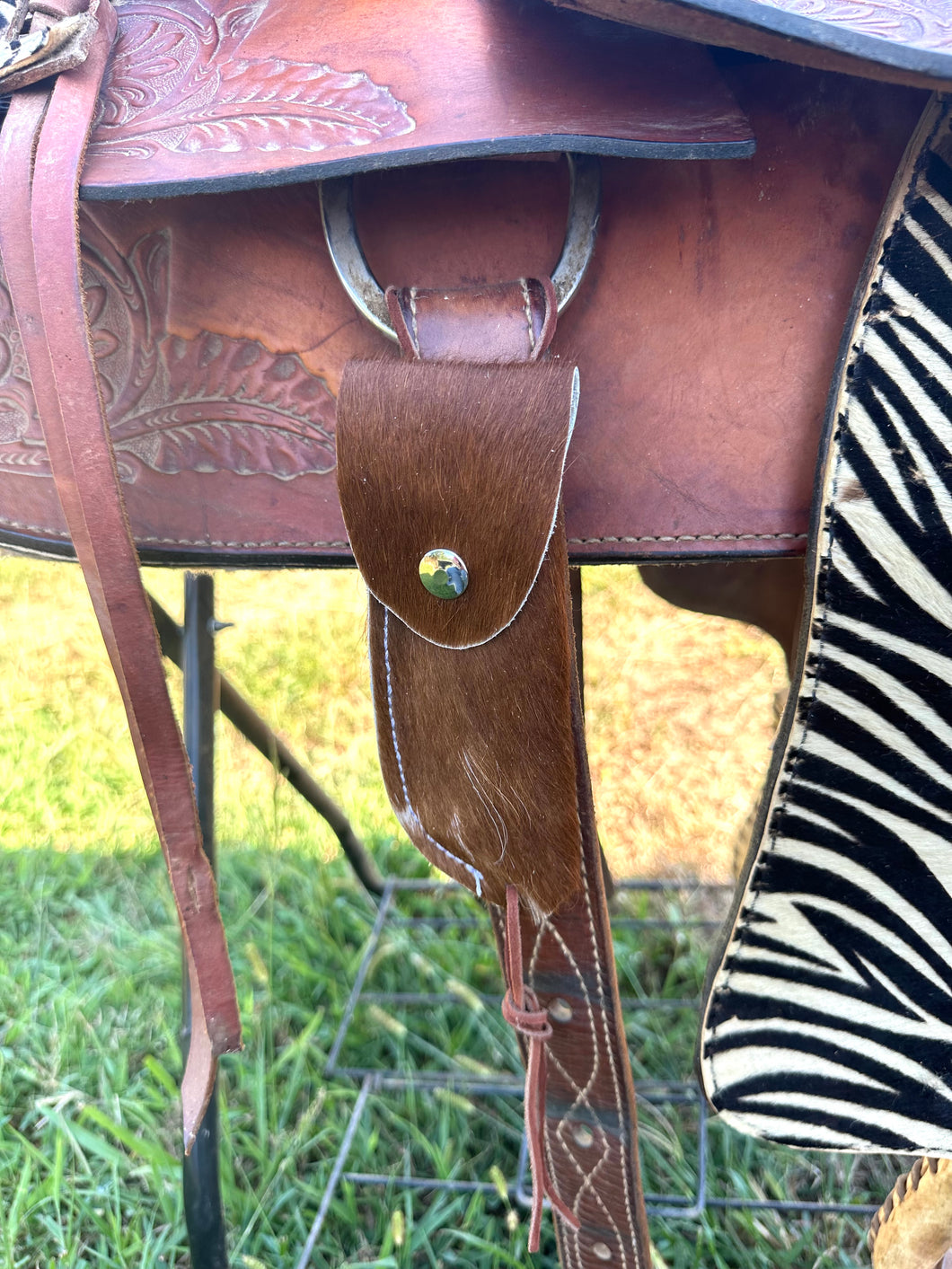 Hoof pick holder cowhide