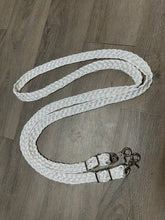 Basic flat loop rein in mule tape white