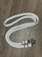 Basic flat loop rein in mule tape white